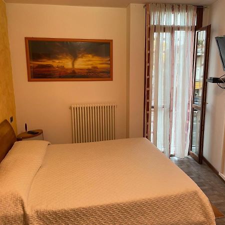 Intero Appartamento Parma - Con Sky Wi-Fi E Tv - Zona Fiera Roncopascolo Eksteriør billede